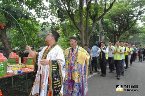 送煞意思|習俗百科／送煞是在送什麼 又要送到哪裡去？